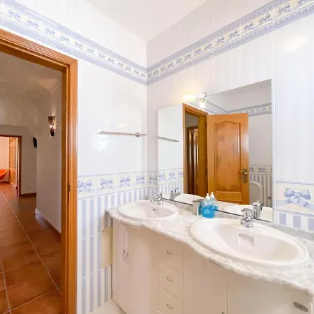 Spacious In Ideal For Families #1938 * Портіман