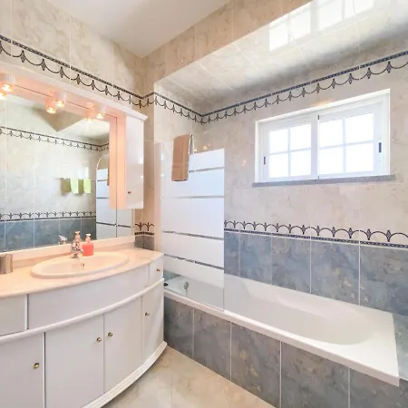 Spacious In Ideal For Families #1938 Portimão