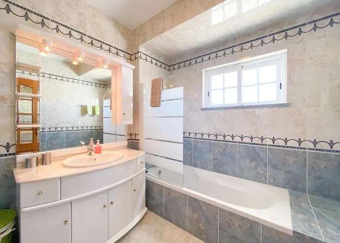 Spacious In Ideal For Families #1938 Portimão