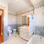 Spacious In Ideal For Families #1938